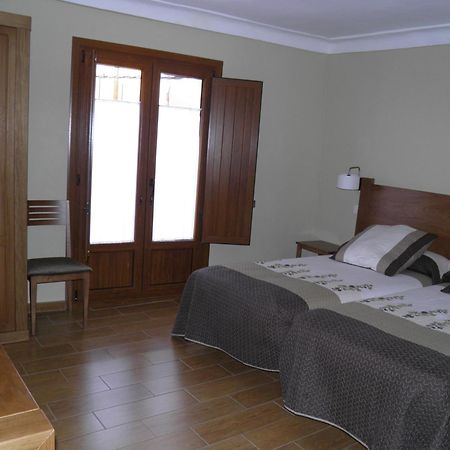 Apartamentos Turisticos Peñafiel Chambre photo