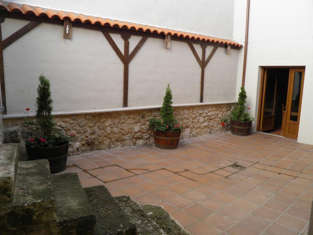 Apartamentos Turisticos Peñafiel Extérieur photo
